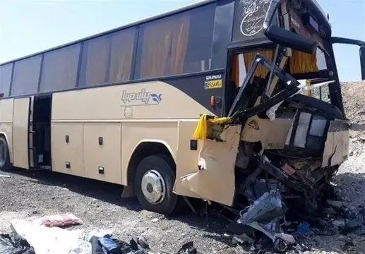 فیلم| تصادف خونین در آزادراه کاشان به نطنز ؛ ۱۹ نفر مجروح شدند