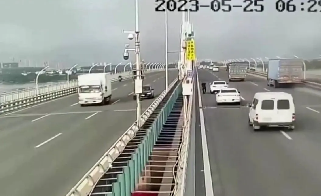 فیلم| تصادف مرگبار روی پل