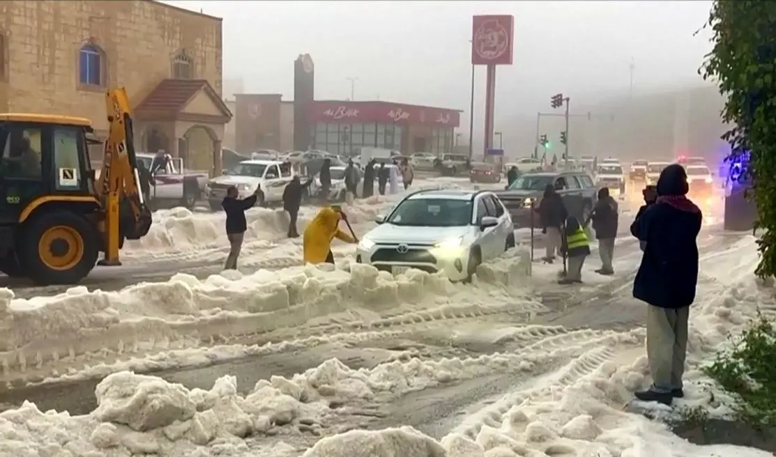 فیلم| برف سنگین در عربستان