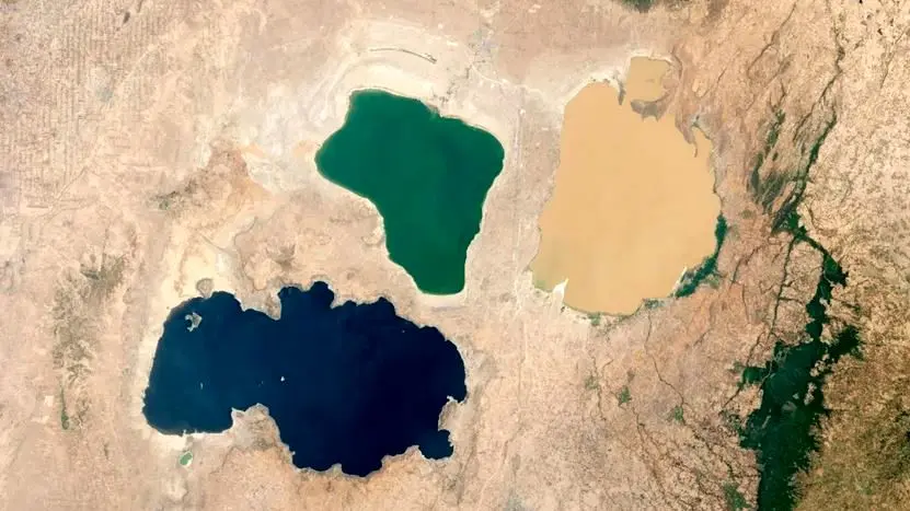 دریاچه‌های رنگارنگ سه‌گانه
