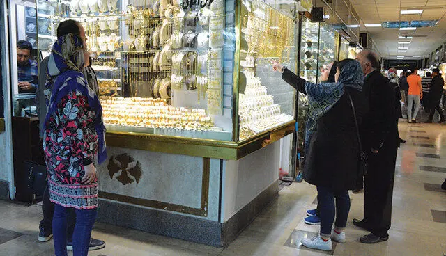 تغییر قیمتی طلا و سکه در ایران خلاف قیمت جهانی!