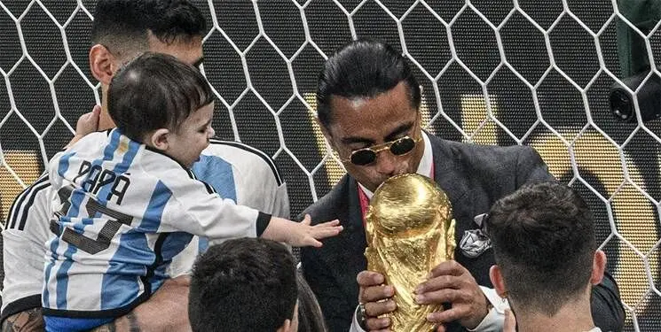 ورود فیفا به عکس جنجالی سرآشپز معروف با کاپ قهرمانی جام جهانی