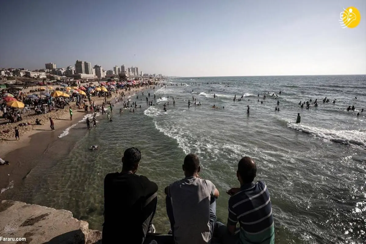 تصاویر| هجوم فلسطینی‌ها به ساحل غزه
