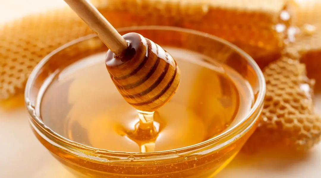 استفاده از عسل برای درمان سرفه