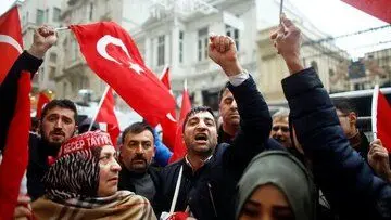 فیلم| اعتراض کارگران ترکیه‌ای در روز کارگر به درگیری با پلیس کشید!