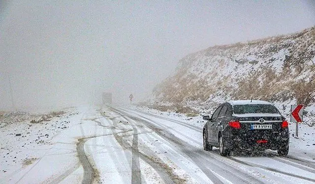 بارش شدید برف و باران در جاده‌های اردبیل