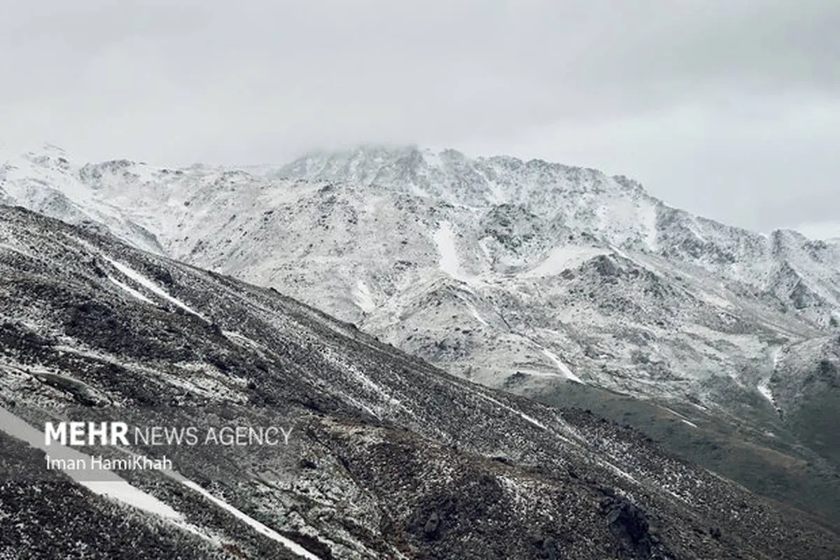 برف بهاری علم کوه در کلاردشت را سفیدپوش کرد