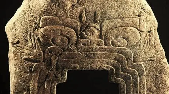 عکس| اسرار مجسمه هیولای زمینی مکزیک / دروازه‌ای به سوی دنیای مرده‌ها