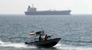 دستگیری 26سرنشین یک کشتی خارجی حامل بنزین قاچاق توسط سپاه