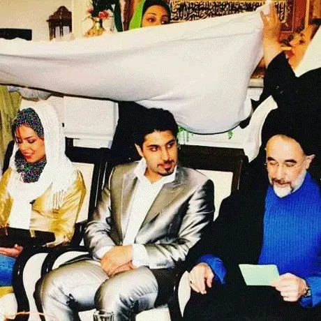 عکسی از خاتمی و احسان خواجه امیری در جشن عقد


