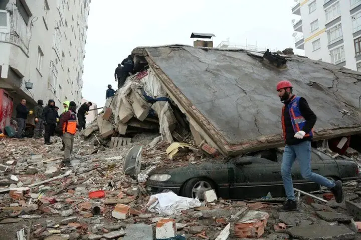 فیلم| کشف جنازه‌ها از زیر آوار ۴/۵ ماه پس از زلزله در جنوب ترکیه!