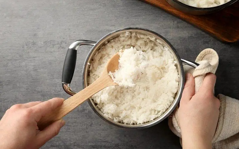 آیا گرم کردن مجدد برنج خطرناک است؟/ بهترین روش برای نگهداری برنج پخته