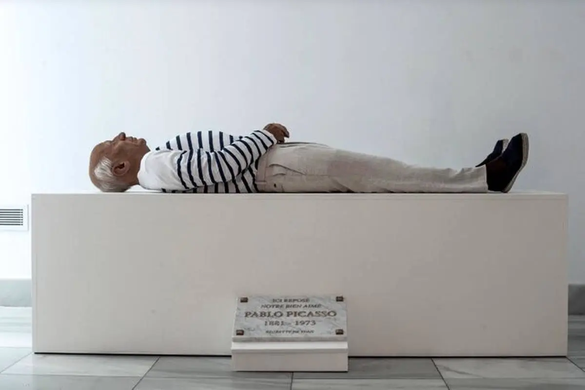 رونمایی از مجسمه جسد «پیکاسو»‌ + عکس