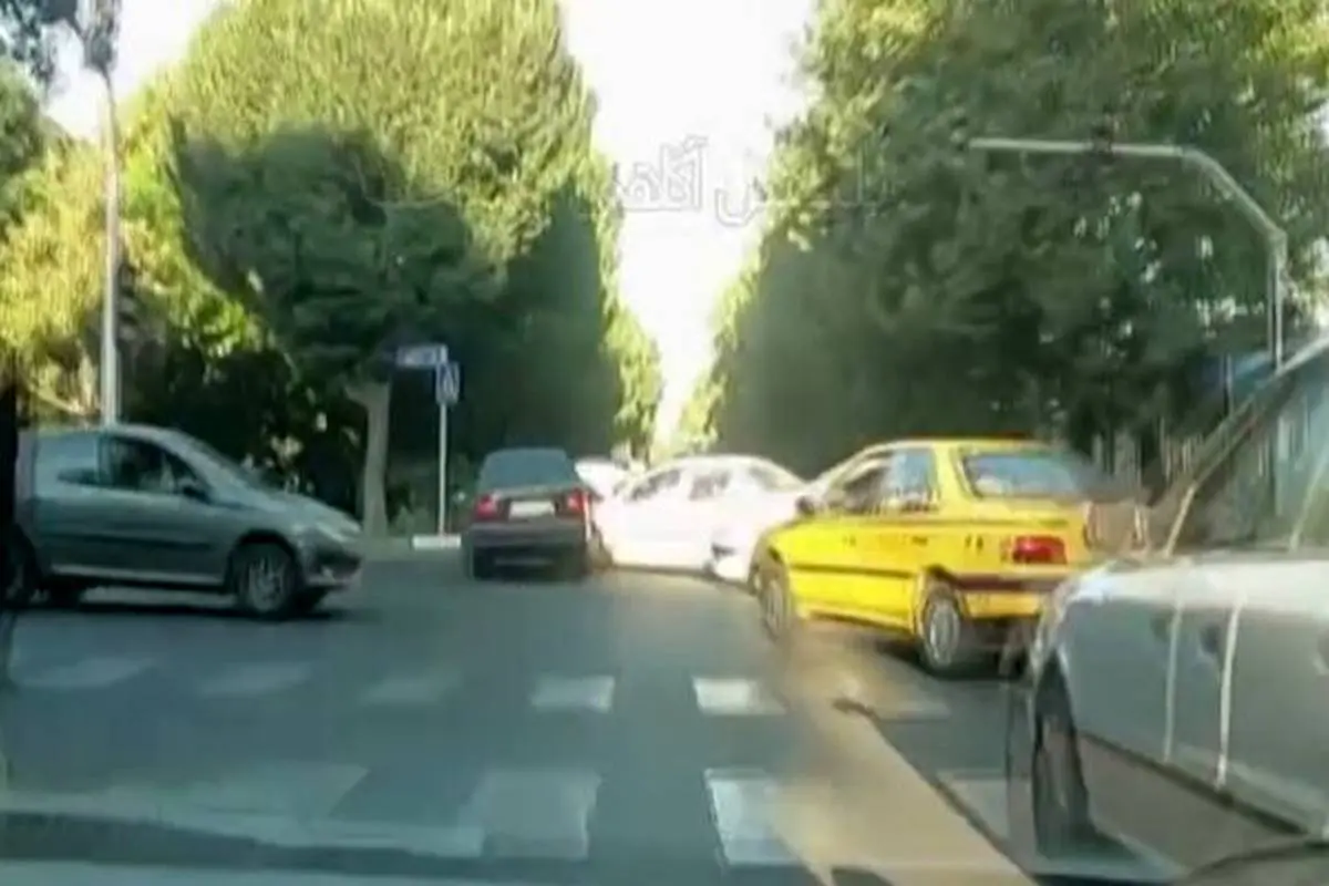 رانندگی دیوانه‌وار سارق پراید در معابر تهران! + فیلم