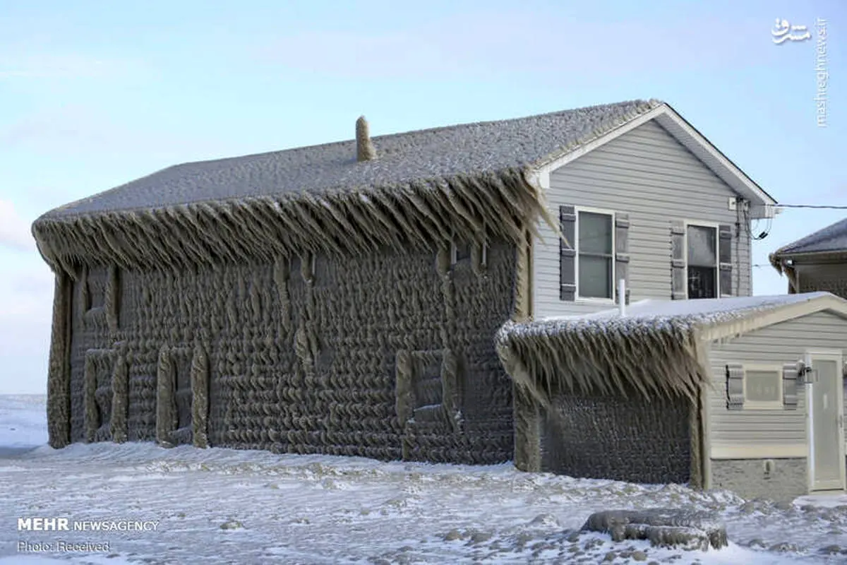 تصاویری عجیب از یخ زدن خانه‌ها در آمریکا