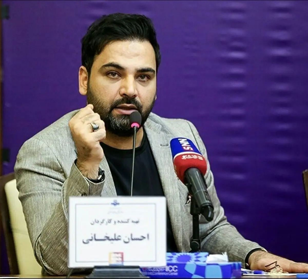 واکنش احسان علیخانی به جواب عجیب وزیر آموزش و پروش درباره دربی 