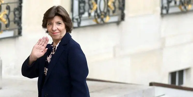 حمایت وزیر خارجه فرانسه از اقدامات نشریه شارلی ابدو علیه ایران/هیچ قانونی برای مقابله با کفرگویی نداریم