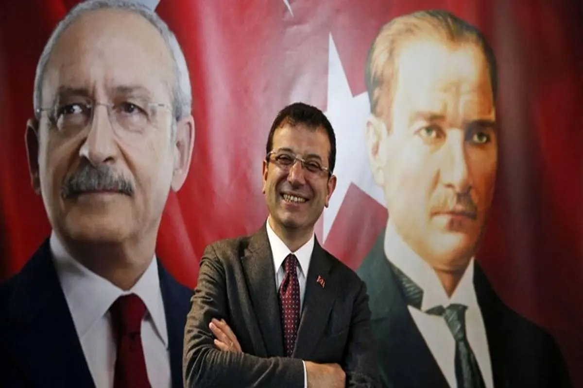 سنگ‌پراکنی به شهردار استانبول در یک تجمع انتخاباتی در ترکیه! + فیلم