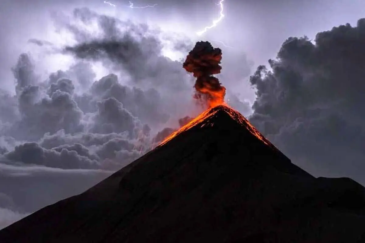 فیلم| لحظه فعال شدن آتشفشان گواتمالا