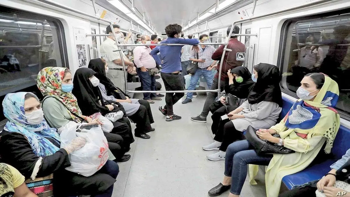 طرح جدید مترو برای ممانعت از ورود آقایان به واگن بانوان + عکس